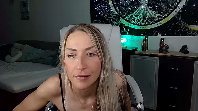 SexxyLiviaa online show from 11/07/25, 05:17