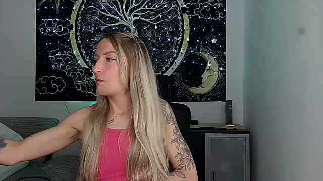 Snapshot of SexxyLiviaa chatting on 04/08/26, 12:23 SexxyLiviaa online show from 04/08/26, 12:23