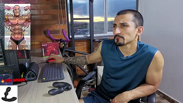 Snapshot of Marck_Muscle chatting on 06/24/26, 11:24 Marck Muscle online show from 06/24/26, 11:24