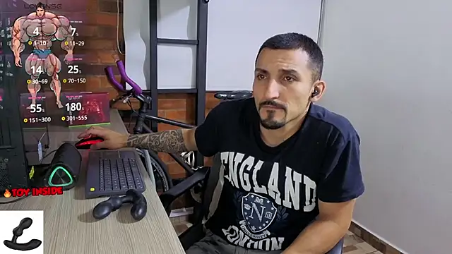 Snapshot of Marck_Muscle chatting on 07/19/26, 03:59 Marck Muscle online show from 07/19/26, 03:59
