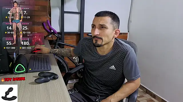 Snapshot of Marck_Muscle chatting on 07/16/26, 11:46 Marck Muscle online show from 07/16/26, 11:46