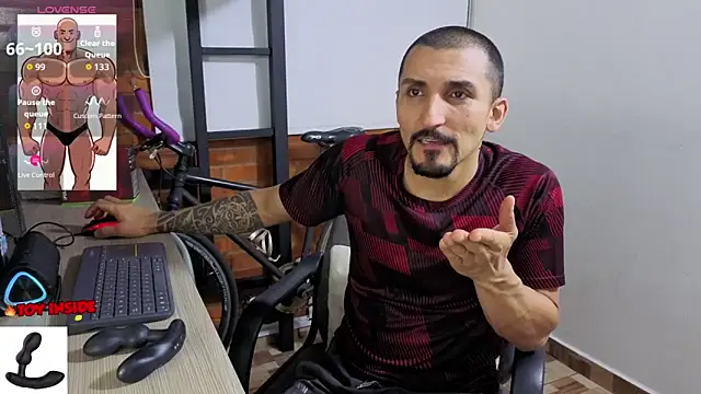 Snapshot of Marck_Muscle chatting on 06/17/26, 11:47 Marck Muscle online show from 06/17/26, 11:47
