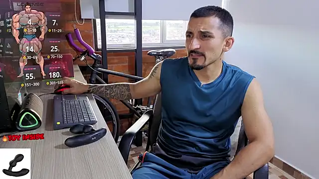 Snapshot of Marck_Muscle chatting on 07/15/26, 11:01 Marck Muscle online show from 07/15/26, 11:01