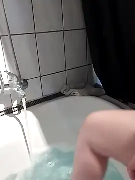 Isabella Geney online show from 03/31/26, 07:32