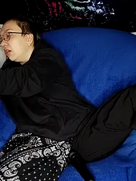 Isabella Geney online show from 11/23/25, 07:13