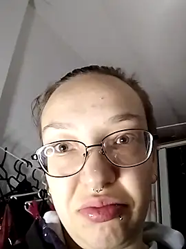 Isabella Geney online show from 11/22/25, 01:26