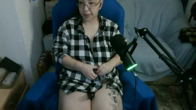 Isabella Geney online show from 05/30/26, 12:22