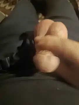 Snapshot of massive_cum chatting on 07/14/26, 02:27 massive cum online show from 07/14/26, 02:27