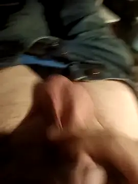 Snapshot of massive_cum chatting on 06/15/26, 01:17 massive cum online show from 06/15/26, 01:17