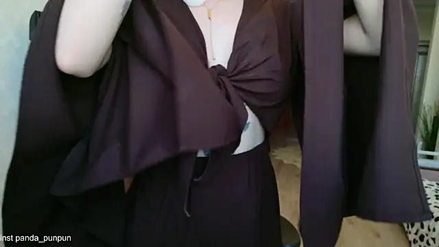 Neko Kimiko online show from 05/05/26, 10:51