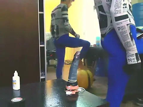 BodyandlegginLover online show from 12/15/25, 12:49