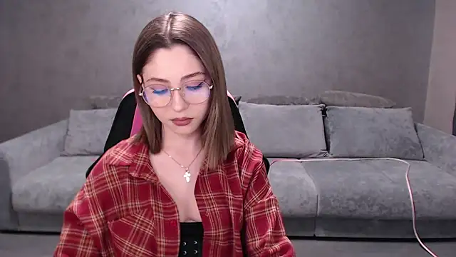 Tessa Walker online show from 12/04/25, 10:14