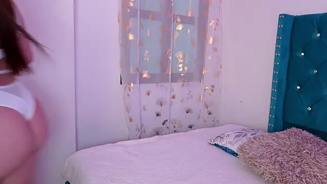 Lilly Peach22 online show from 11/26/25, 03:50