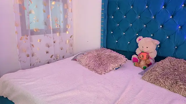 Lilly Peach22 online show from 02/26/26, 03:39