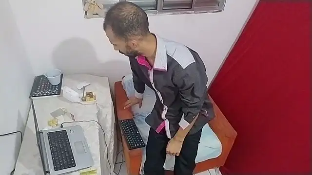 UncutToyBoy23cm online show from 03/23/25, 05:00