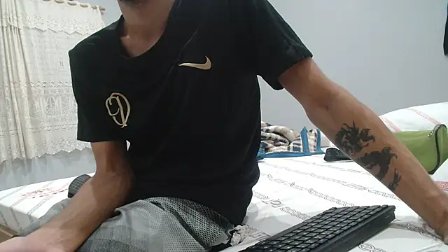 Snapshot of UncutToyBoy23cm chatting on 06/24/26, 03:21 UncutToyBoy23cm online show from 06/24/26, 03:21