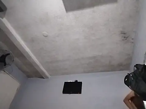 Snapshot of UncutToyBoy23cm chatting on 01/12/26, 05:03 UncutToyBoy23cm online show from 01/12/26, 05:03