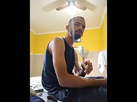 Snapshot of UncutToyBoy23cm chatting on 01/13/26, 10:52 UncutToyBoy23cm online show from 01/13/26, 10:52