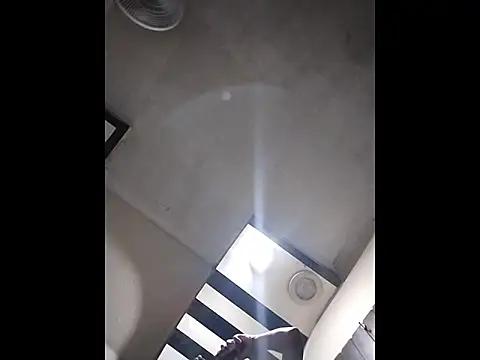 Snapshot of UncutToyBoy23cm chatting on 12/20/25, 09:28 UncutToyBoy23cm online show from 12/20/25, 09:28