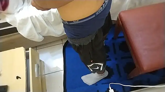 Snapshot of UncutToyBoy23cm chatting on 01/06/26, 01:37 UncutToyBoy23cm online show from 01/06/26, 01:37