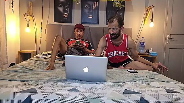 Snapshot of UncutToyBoy23cm chatting on 01/09/26, 03:30 UncutToyBoy23cm online show from 01/09/26, 03:30