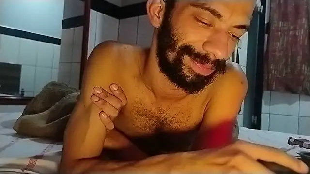 Snapshot of UncutToyBoy23cm chatting on 04/11/26, 10:13 UncutToyBoy23cm online show from 04/11/26, 10:13