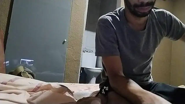 UncutToyBoy23cm online show from 05/03/26, 08:12