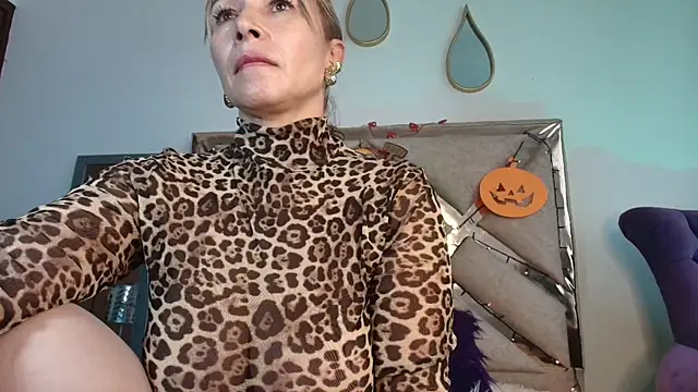 Snapshot of Ingridbergman chatting on 10/30/25, 01:09 Ingridbergman online show from 10/30/25, 01:09