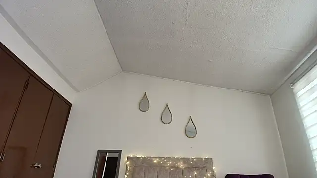 Ingridbergman online show from 03/17/26, 01:03