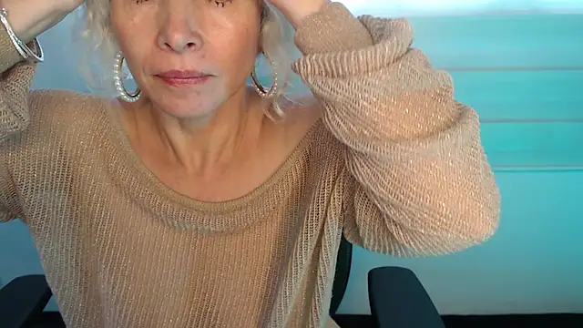 Snapshot of Ingridbergman chatting on 03/11/25, 04:07 Ingridbergman online show from 03/11/25, 04:07