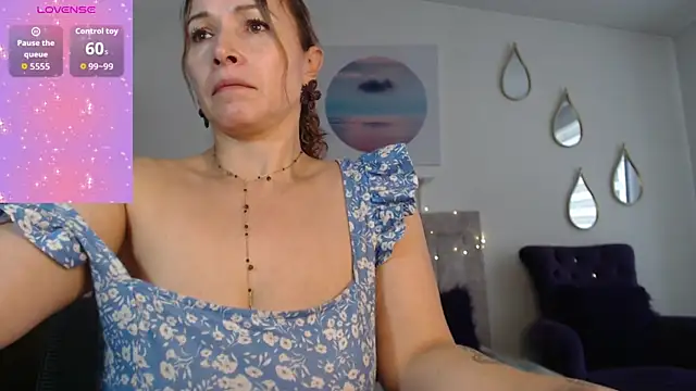 Snapshot of Ingridbergman chatting on 07/01/26, 01:22 Ingridbergman online show from 07/01/26, 01:22