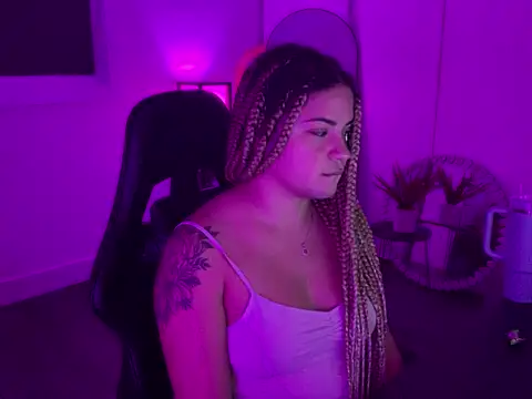 MelSaunders online show from 10/26/25, 04:02