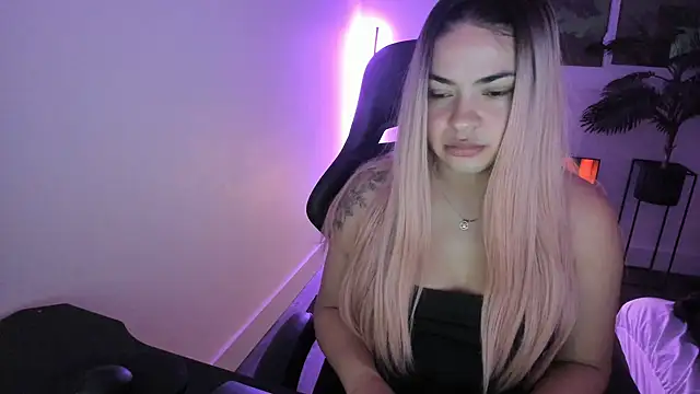 MelSaunders online show from 12/23/25, 12:54