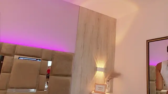 AbrilBrent online show from 04/13/26, 08:02