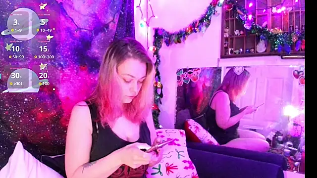 Snapshot of EverlyEster chatting on 12/06/24, 05:03 EverlyEster online show from 12/06/24, 05:03