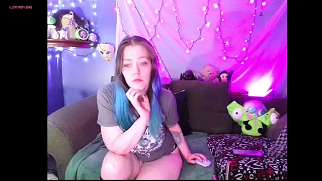 EverlyEster online show from 02/05/26, 05:58