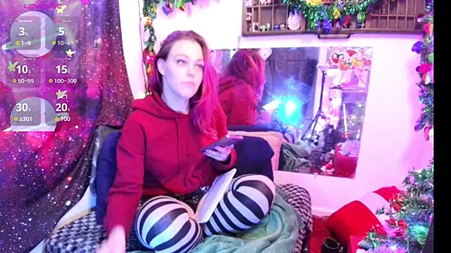 Snapshot of EverlyEster chatting on 12/14/24, 09:51 EverlyEster online show from 12/14/24, 09:51