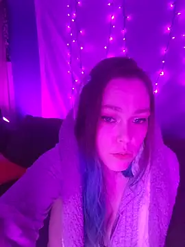 EverlyEster online show from 04/05/26, 09:54