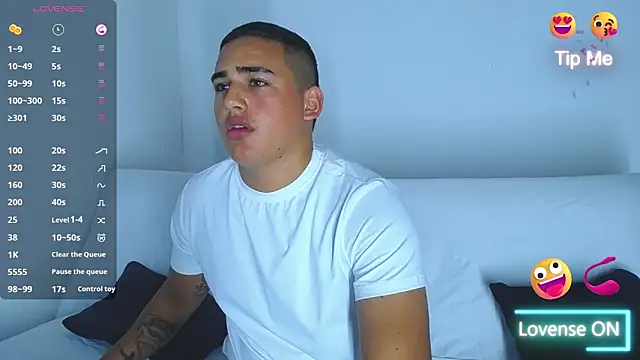 Latino Junge online show from 01/09/25, 01:35