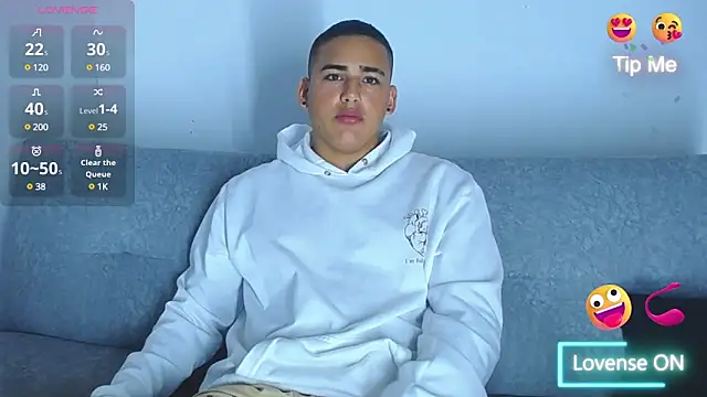 Latino Junge online show from 01/06/25, 12:46