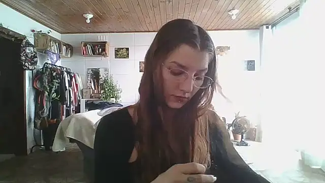 SweetyBabyDemon online show from 10/31/25, 01:19