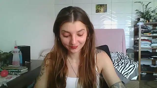 SweetyBabyDemon online show from 10/13/25, 01:45