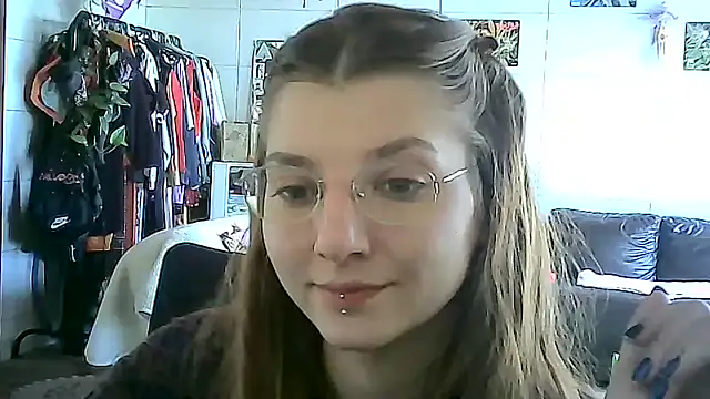 SweetyBabyDemon online show from 10/22/25, 02:38