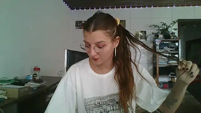 SweetyBabyDemon online show from 04/12/26, 04:54