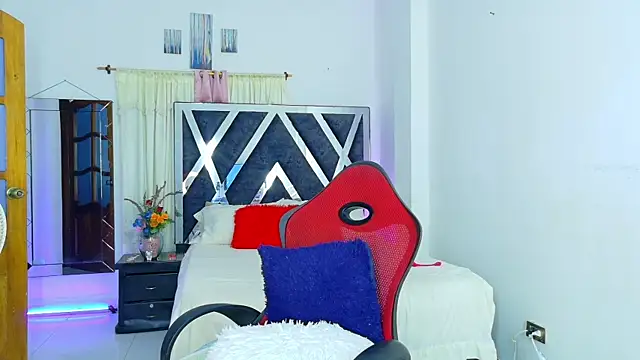 Snapshot of samantha-rose2 chatting on 03/30/26, 02:13 samantha-rose2 online show from 03/30/26, 02:13