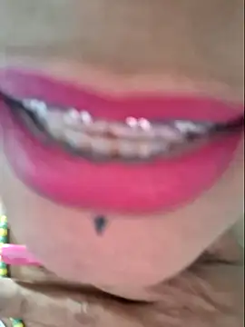 gatadeojosclaros online show from 04/15/26, 03:12