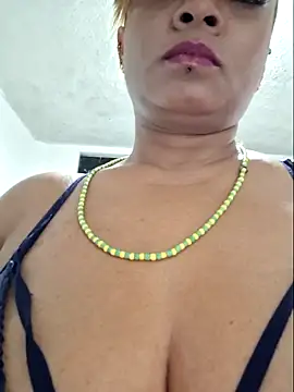 gatadeojosclaros online show from 02/14/26, 02:56