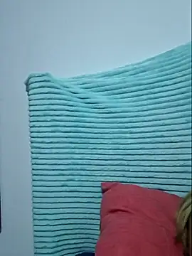 gatadeojosclaros online show from 03/02/25, 02:41