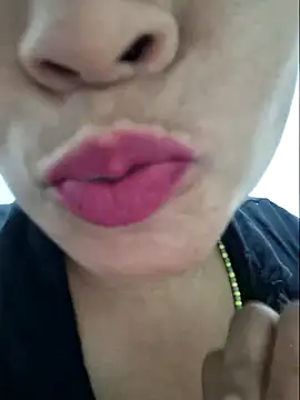 gatadeojosclaros online show from 10/04/25, 03:46