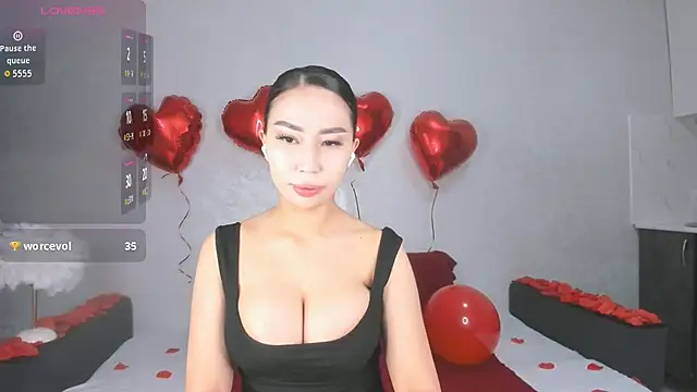 Snapshot of Long_is1and chatting on 02/14/26, 04:56 Long is1and online show from 02/14/26, 04:56